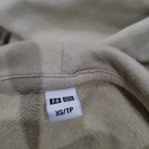 XS Uniqlo hoodie - Picture 2 of 3